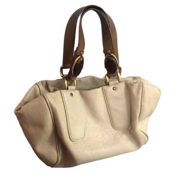 Chloe - Picture 2 of 10